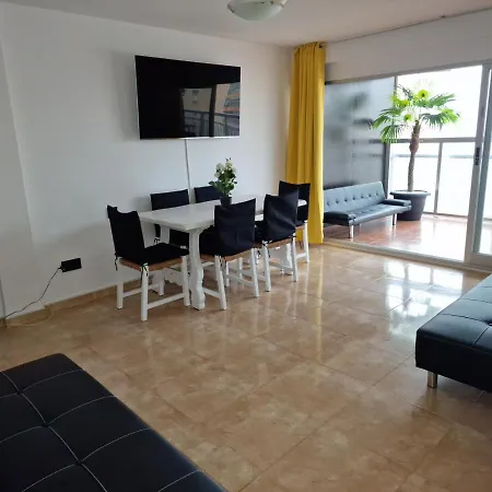 Falcon Apartment *
