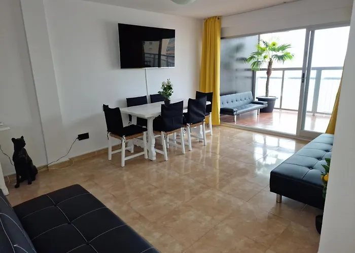 Falcon Apartment *